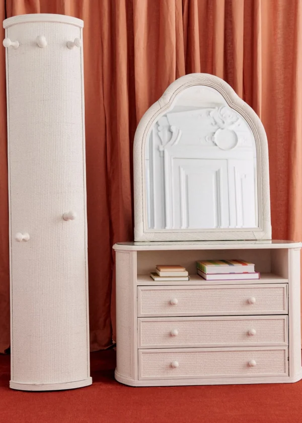 Ensemble De Chambre Vintage En Rotin :  porte Manteau, Commode Et Miroir